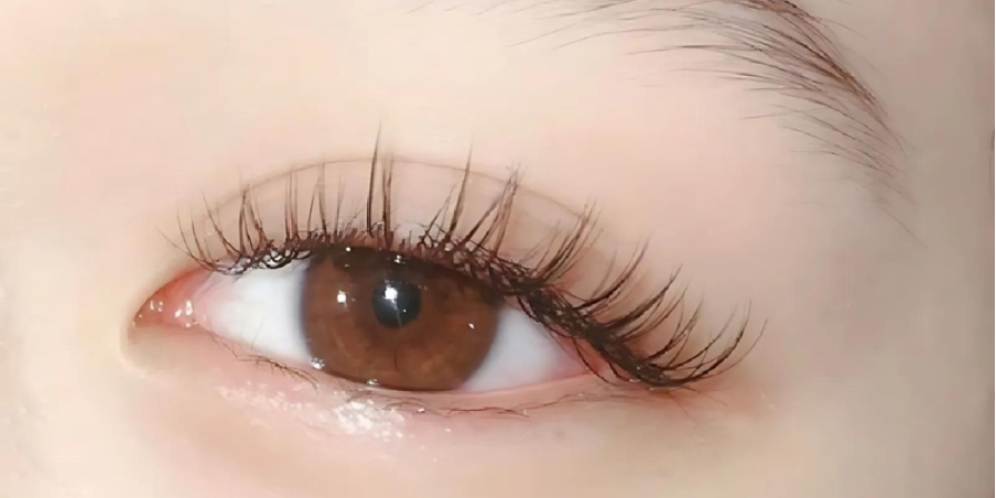 Sparkling eyes with Classic Eyelash Extensions at Micong Spa Da Nang.