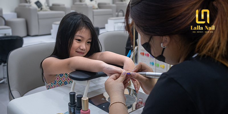  Lalla Nail Da Nang에서 여자아이들이 좋아할 어린이 네일 컬렉션